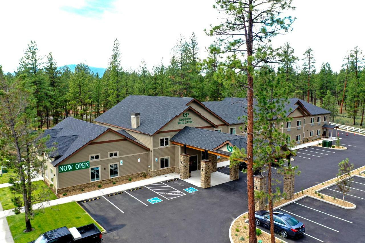 Grandstay Hotel & Suites Sisters Exterior foto